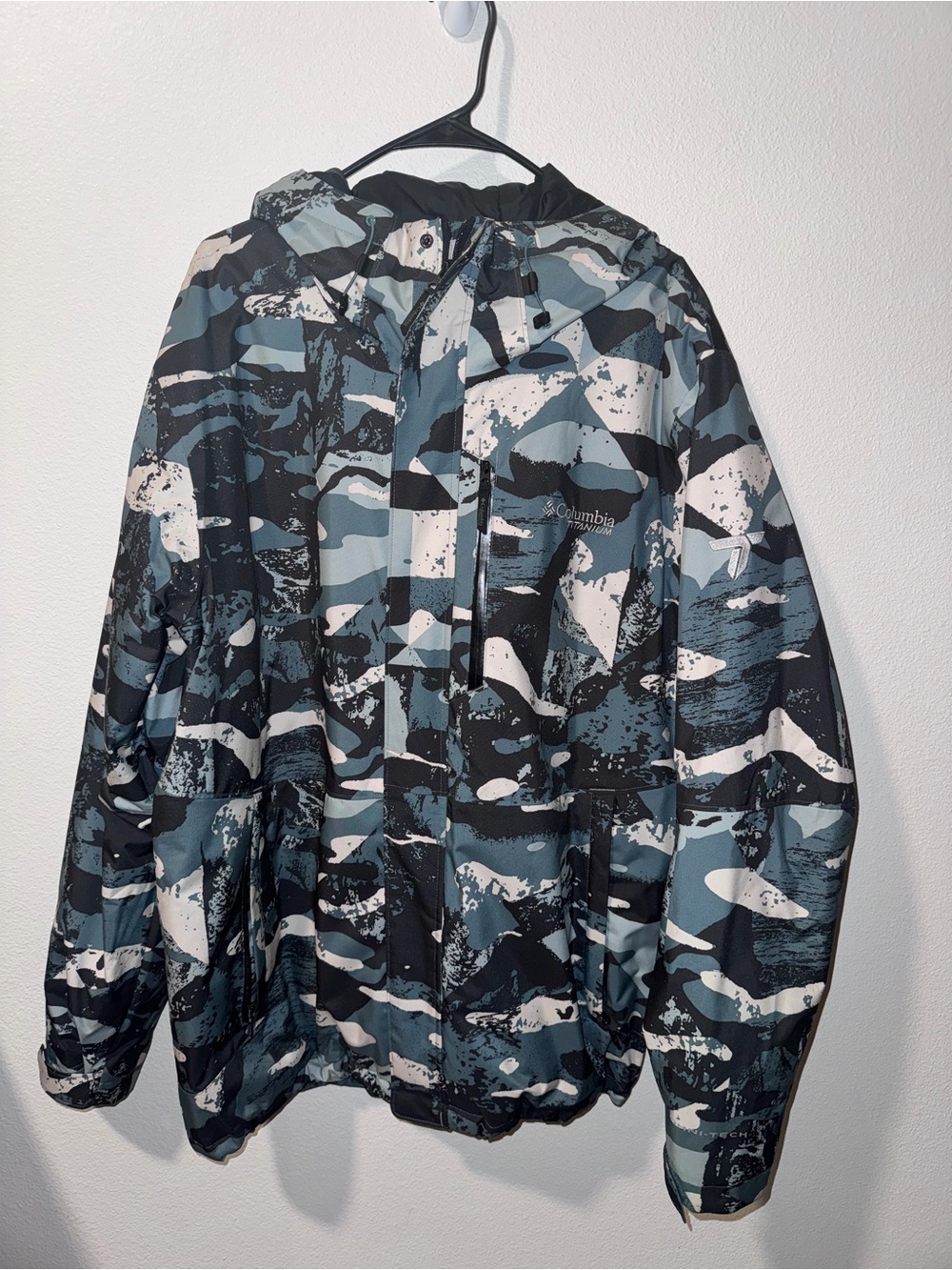 Columbia Men's Camouflage Rain Jacket in Black, Gray, White, Blue